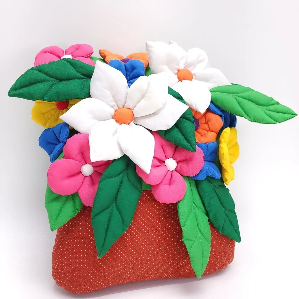 Decorative‎ Pillow House of Hatten Kitschy Spring Summer Flowers Floral 3D